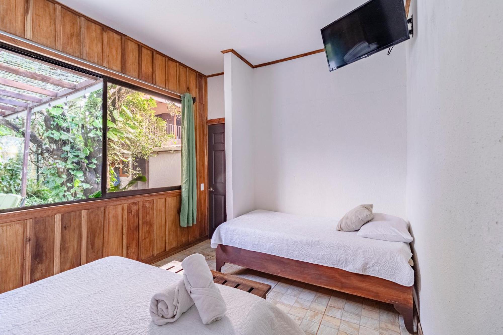 Montefresco Boutique Hostel Monteverde Exterior photo